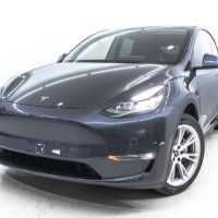 Tesla, Porsche e Ferrari são importados por empresa itajaiense  