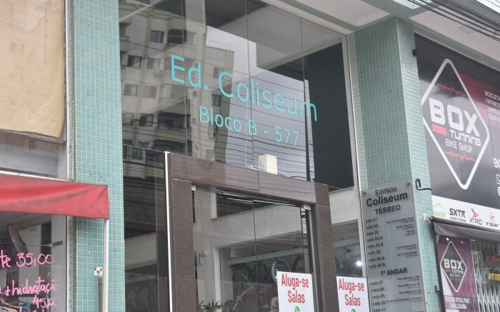 Empresa funciona em sala de edifício comercial em Balneário (Foto: João Batista)