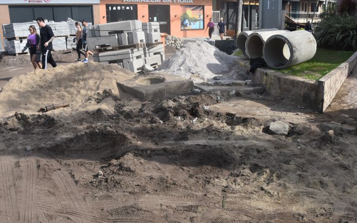 Obras são na área do salão da capela São Sebastião (Foto: João Batista)