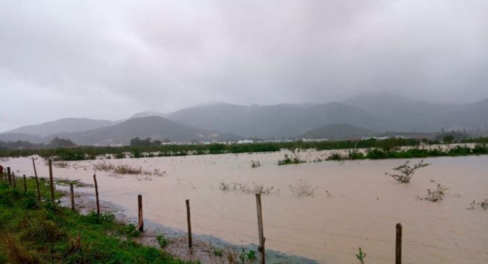 Elevação do rio Camboriú pode provocar alagamentos (Foto: Divulgação)
