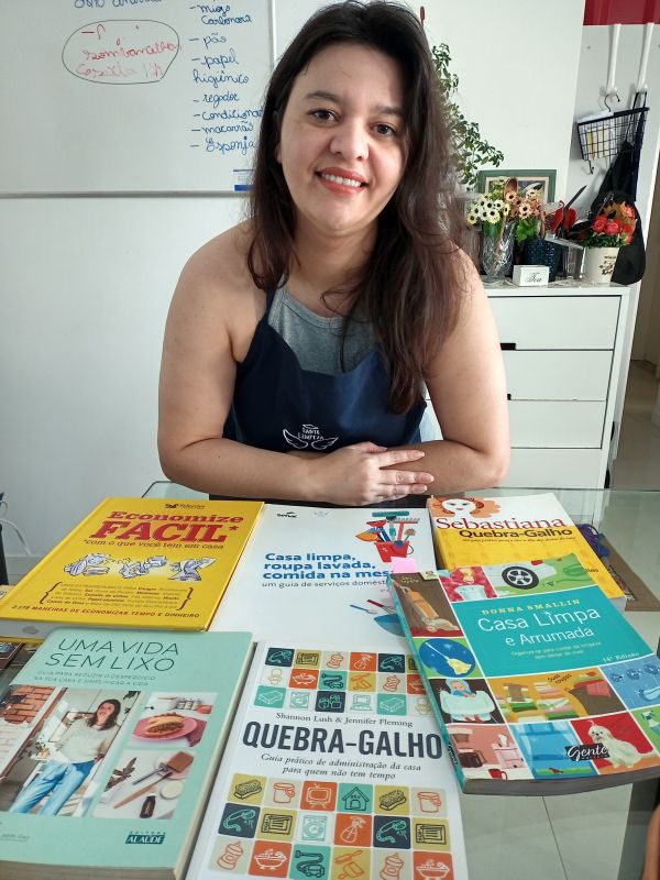 Camila explica que limpar a casa exige muito estudo e pesquisa