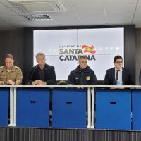 Chefe da PRF abandona entrevista coletiva sem responder perguntas de jornalistas  