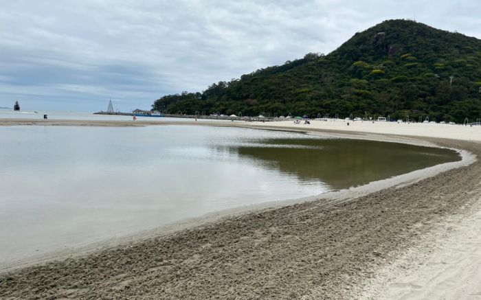 Engenheiro explica que formação faz parte do equilíbrio na faixa de areia após a obra de alargamento
(foto: da redação)