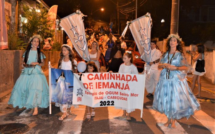 Na orla os devotos poderão levar seus presentes e pedidos e receber o axé e patuá de Mãe Iemanjá (Fotos:Divulgação)