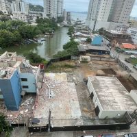 Vizinhos denunciam prédio de 28 andares em margem de rio