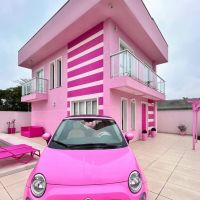 Influenciadora viralizou com casa de meio milhão inspirada na Barbie