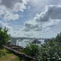 Finde começa com calor, mas vem chuva e frente fria