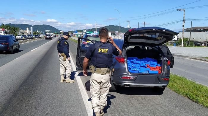 O motorista tentou fugir, mas foi pego pela PRF (Foto: Divulgação)