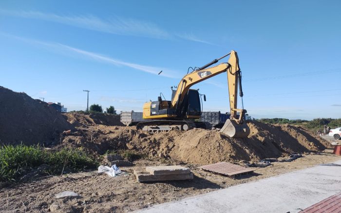 Prefeitura fez armazenamento de lajotas e areia sem licença ambiental
(Foto: Joca Baggio)