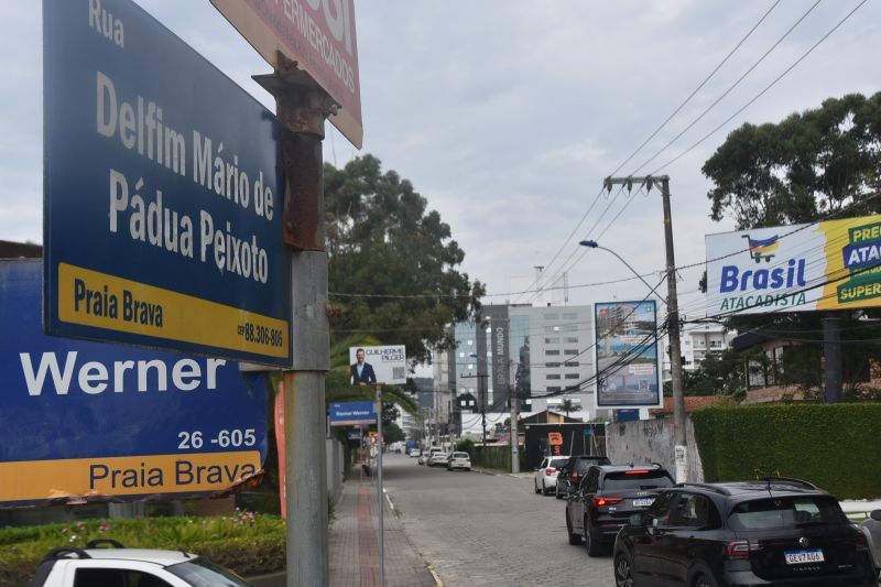 Revitalização estava parada desde o ano passado quando empreiteira desistiu da obra