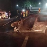 Carro pega fogo em acidente e mata motorista de 22 anos 