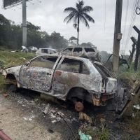 Ferro velho é tomado pelo fogo em Barra Velha 