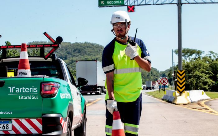 Serão bloqueios de 45 minutos, com intervalos para liberação do trânsito (Foto: Arteris Litoral Sul)