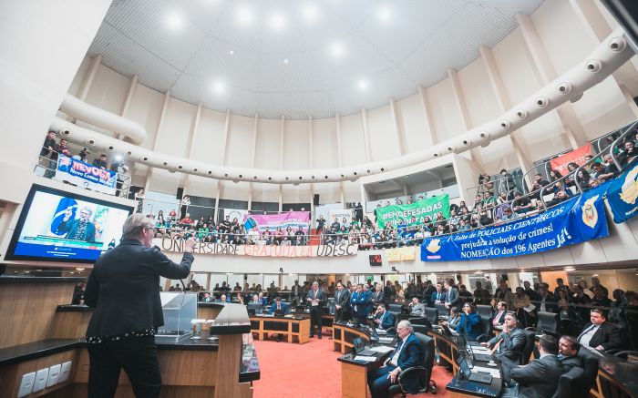 Trâmite do projeto levou uma hora, da análise das comissões até votação quase unânime em plenário
(Foto: Divulgação) 