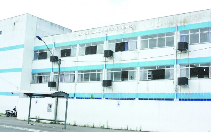 Escola Municipal Melvin Jones, do bairro Cordeiros, em Itajaí, foi transformada em cívico-militar em 2020 

(Foto: Arquivo)