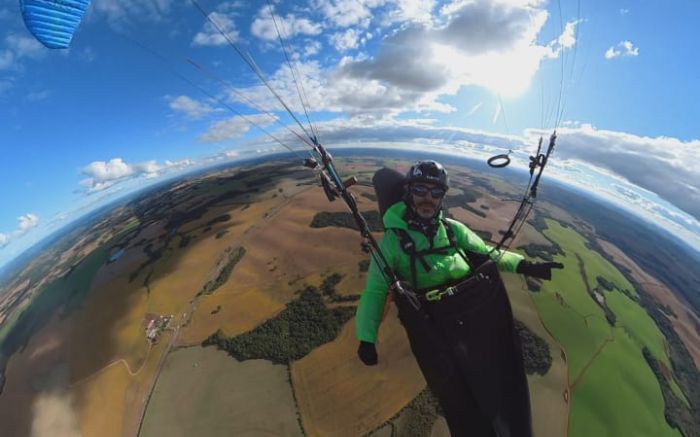 Dudu Peirão voa de parapente há 14 anos 
(foto: divulgação)