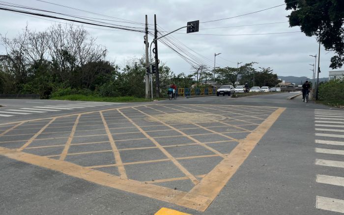 Prefeitura muda trânsito na ponte Vilson Kleinübing  e moradores reclamam de filas (Fotos: Redação DIARINHO)