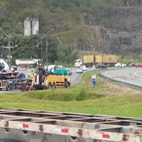 Acidentes travam os dois sentidos da BR 101 em Navegantes 