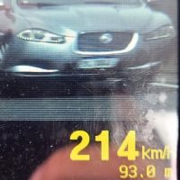 Jaguar é flagrado a 214 km/h na BR 101