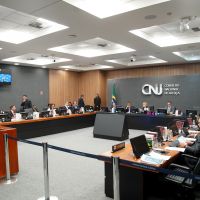 Juíza que autorizou prisão de reitor da UFSC é afastada pelo CNJ