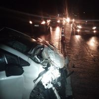 Acidente triplo entre carros e caminhão em Araquari