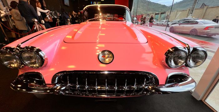 Corvette foi criado em 1953 na configuração conversível de dois lugares
(Foto: DIVULGAÇÃO)