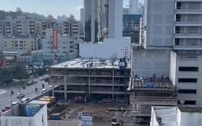 Construtora está erguendo residencial na avenida do Estado Dalmo Vieira 
(foto: leitor)