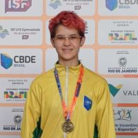 Lutadora é bronze no Mundial Escolar