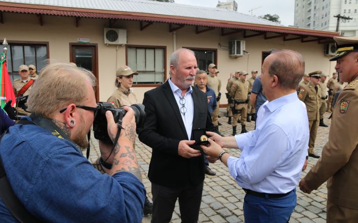 Dagostin tem trajetória na carreira militar e pública (Foto: PMSC)