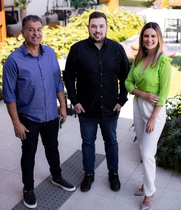 A equipe Vokkan. Da esquerda para a direita, Roderjan Volaco, Josemar Pasqualotto Junior e Mônica Volaco. (Foto: Brunno Covello)