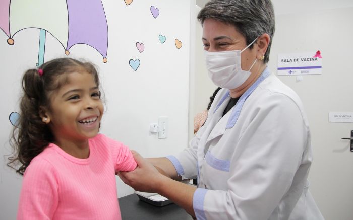 Zé Gotinha desfila na região promovendo o Dia D de multivacinação (Fotos: Divulgação)