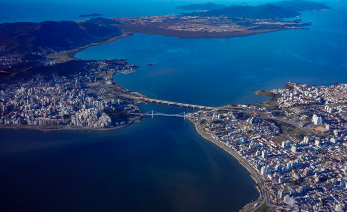 Ilha do Campeche é conhecida como “Caribe catarinense” pela qualidade e cor da água
(foto: Foto Ricardo Wolffenbüttel/ SECOM)