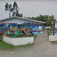 Menor é apreendido com faca em frente de creche 