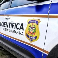 Jovem é encontrada morta com mãos e pés amarrados 