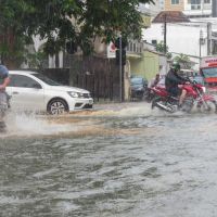 Temporal provoca alagamentos na região