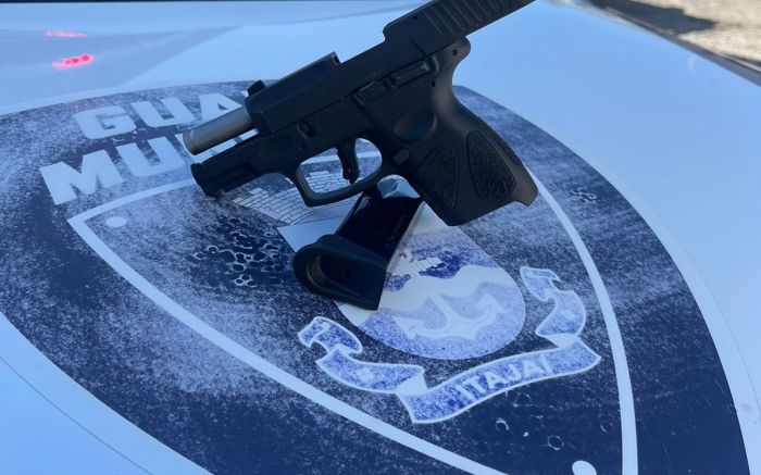 Homem teve pistola 9 mm apreendida
(foto: divulgação)