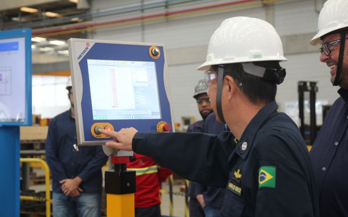 Cerimônia com primeiro corte de aço marcou a “largada” da nova embarcação
(foto: divulgação)