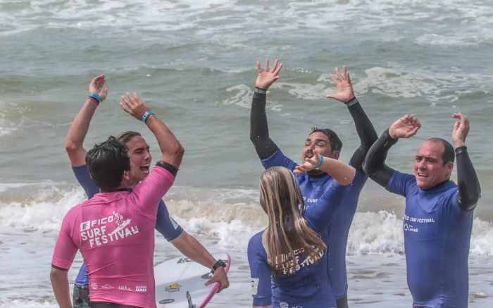 Em 2019, ocorreu a primeira edição na Praia Brava em Itajaí.  edição do Fico Surf Festival aconteceu em 2019. (Foto: Divulgação/Aspi/Fico)