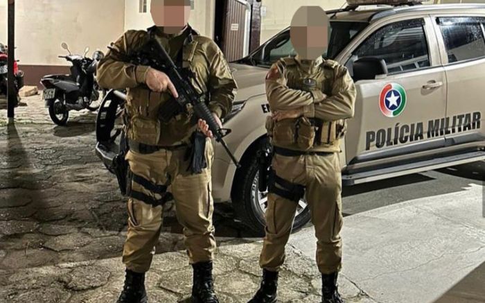 Tadeu postava fotos com armas e nas operações contra andarilhos
(Foto: redes sociais)