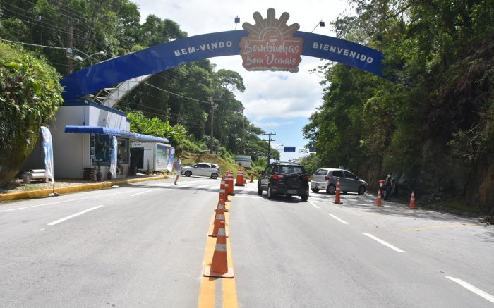 Veículos que quiserem entrar em Bombinhas precisam pagar a TPA

(Foto: Arquivo)