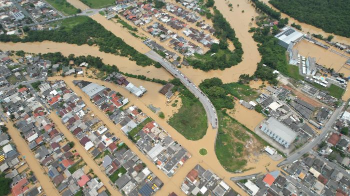 Escoamento ainda é lento devido ao grande volume de água e efeitos da maré (Foto: Divulgação)