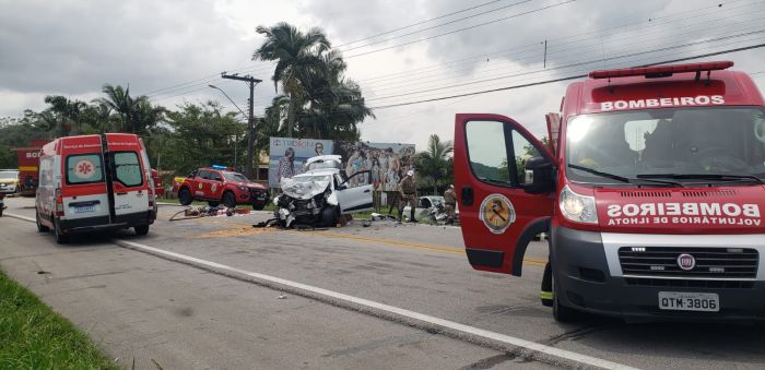 Mulher ficou presa às ferragens, foi socorrida e levada ao hospital, mas acabou falecendo

(Foto: Divulgação)