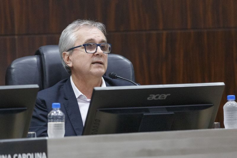 Engenheiro João Luiz Demantova explica que leis serão encaminhadas ao Banco Mundial e ao Cofiex e Seaid (foto: Felipe Costa)