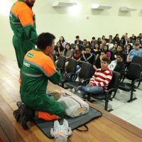 Unimed nas Escolas encerra o ano com aula de primeiros socorros  