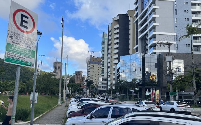 Tolerância para ocupação das vagas no rotativo é de 15 minutos (Foto: Fran Marcon)