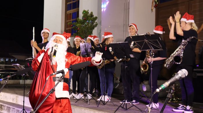 Hoje à noite tem Papai Noel na praia de Armação; confira programação do Natal de Penha  (Fotos: Divulgação/Prefeitura de Penha)