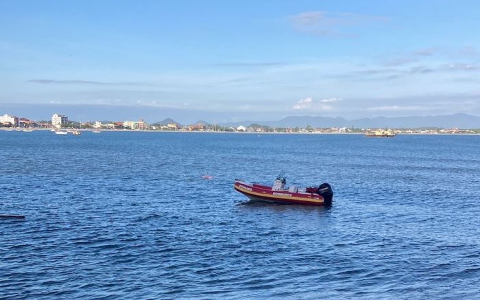 Corpo foi encontrado na faixa de areia na manhã deste sábado (Foto: Divulgação)