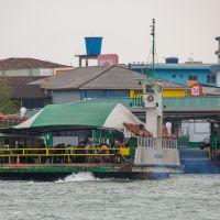 Mães convocam manifesto por fila prioritária no ferry