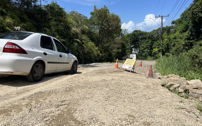 Força da água danificou calçamento do Morro da Cruz
(Foto: da redação)