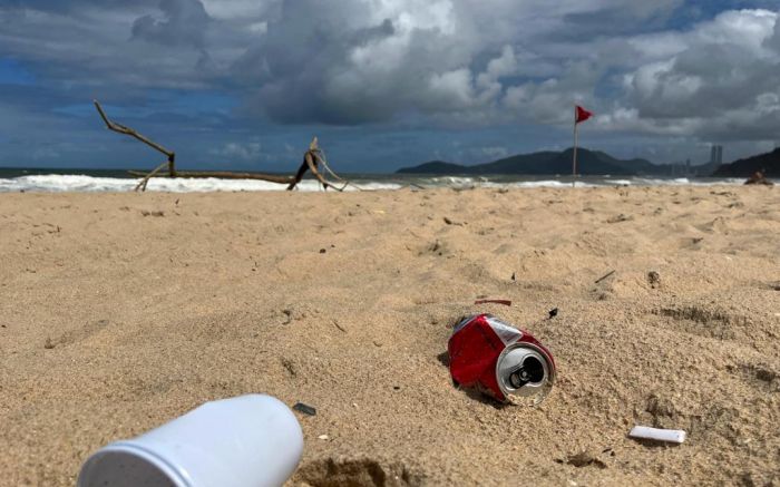 100 toneladas de lixo são retiradas da Brava (Foto: da Redação)